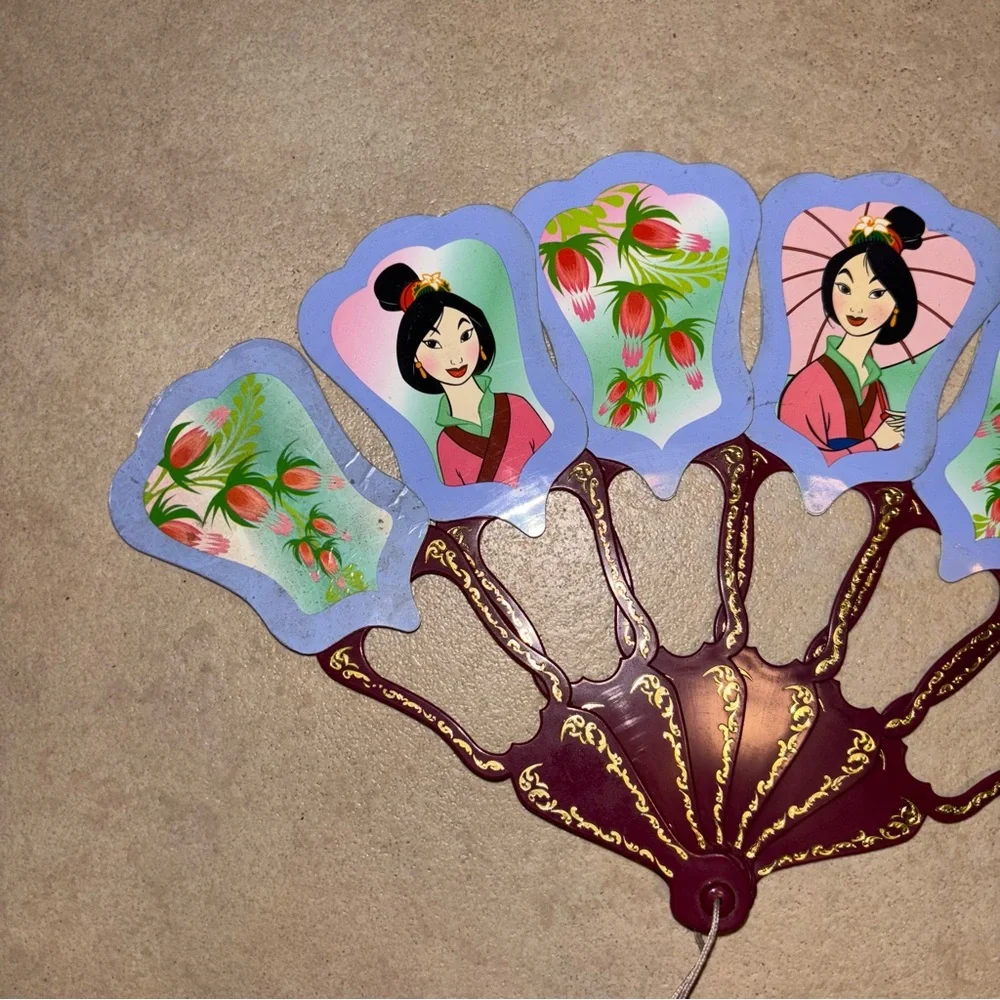 Vintage Disney Store Princess Mulan Geisha Folding Hand Fan Purple Plastic - Picture 2 of 5